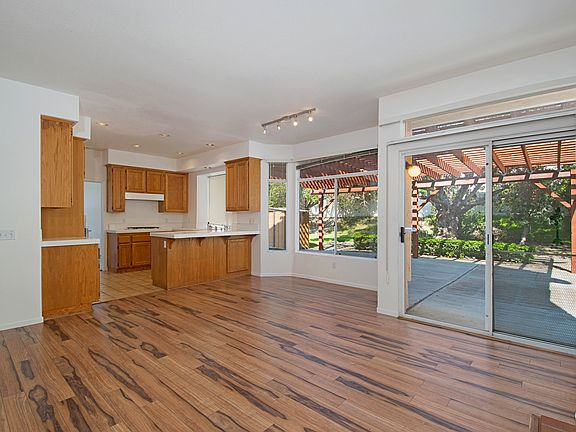 4th image of 4612 Doral Ct