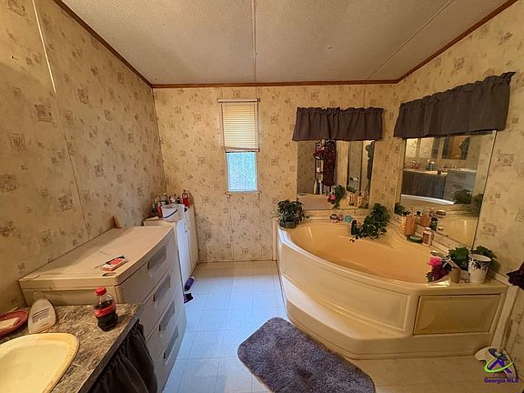 3rd image of 798 Williamson Rd