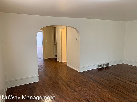 4th image of 417 N Water St