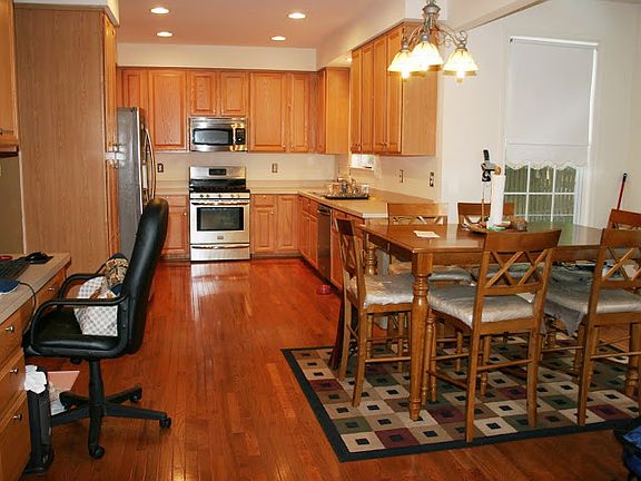 3rd image of 5924 Talmadge Dr