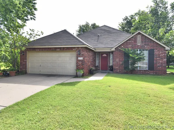 1635 N Greenwood Pl, Tulsa, OK 74106