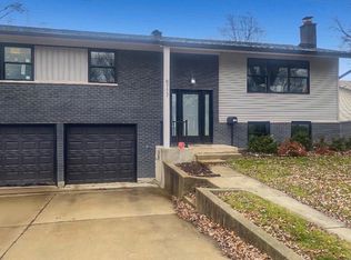 6717 Patton Dr, Woodridge, IL 60517