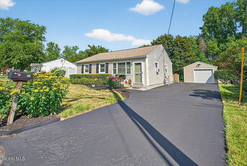 5th image of 11 Riverview Drive