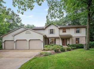 2906 Timberline Ct, Green Bay, WI 54313