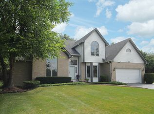 1319 Hunter Cir, Naperville, IL 60540