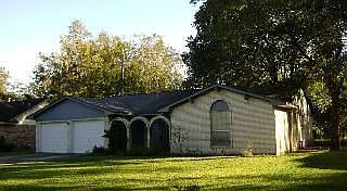 1st image of 411 Petunia St