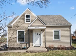 2441 1st St SW, Cedar Rapids, IA 52404