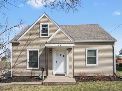 2441 1st St SW, Cedar Rapids, IA, 52404