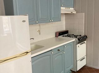 2126 Pine St #1F, Philadelphia, PA 19103