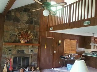 527 Foothill Dr, Gatlinburg, TN 37738