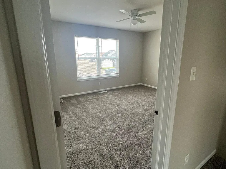 1077 E 115th Ln — Photo 9