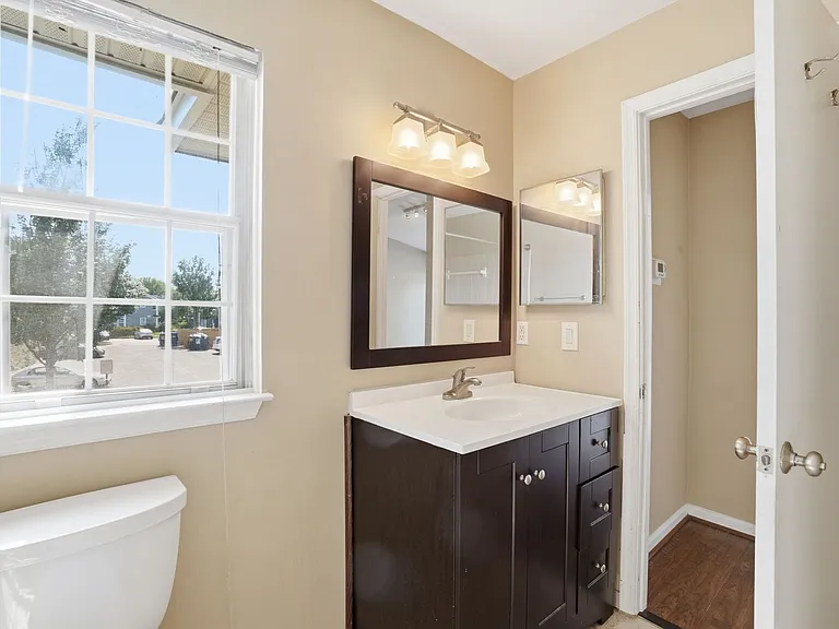 8633 Beekman Pl #33D — Photo 16