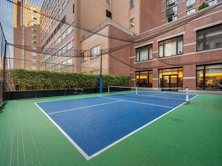 1 Columbus Pl #N7C — Photo 22
