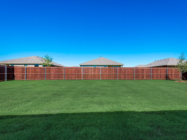 415 Helm Ln — Photo 12