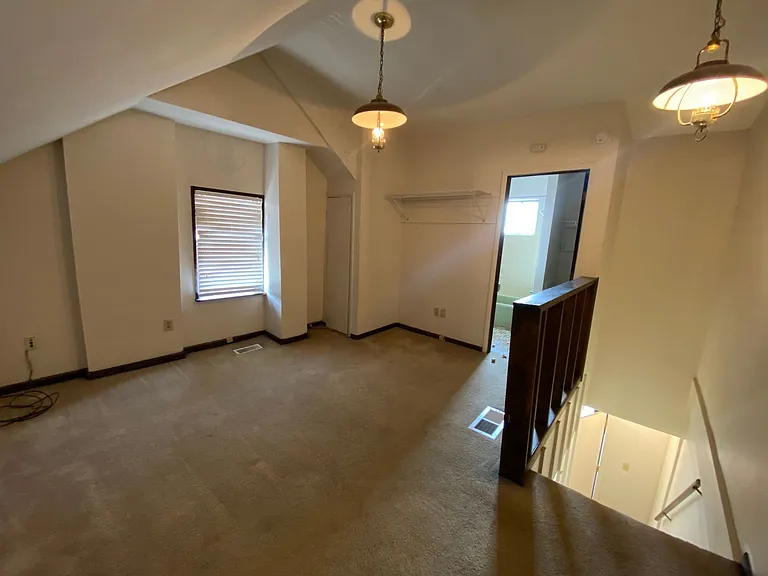 E Livingston Ave 221-223 GVTH — Photo 7