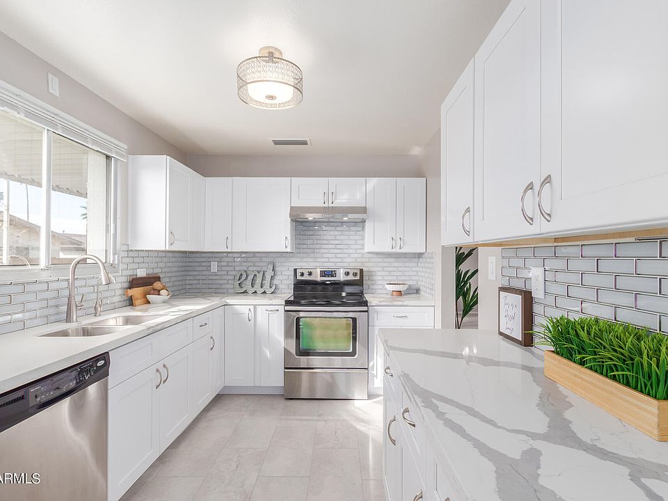 1st image of 2301 W PARADISE Drive