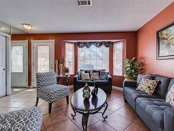 5th image of 6982 Adelaide Ave