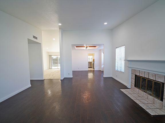 3rd image of 27767 Crookshank Dr