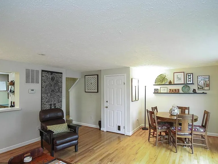 Living room right