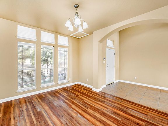 4th image of 18501 Blue Pond Dr