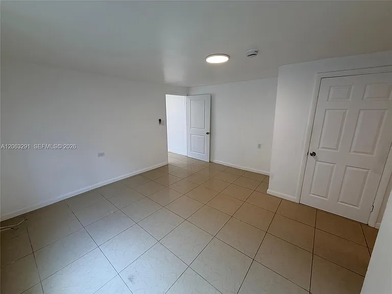 548 NW 30th St #2 — Photo 6