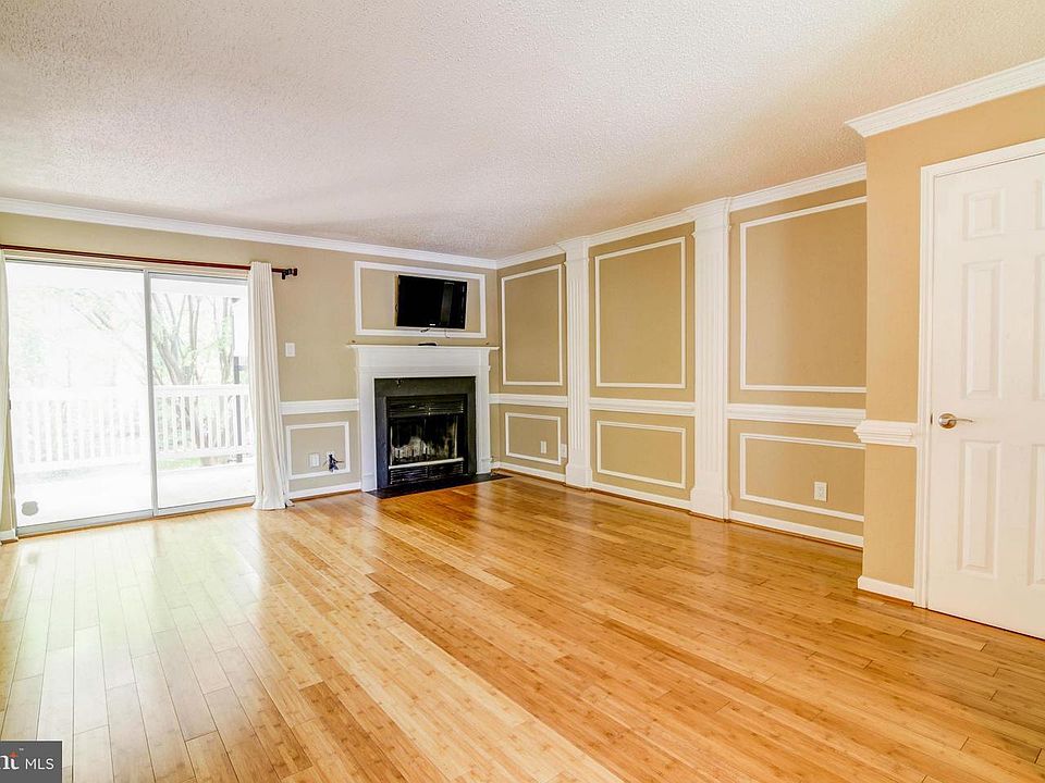 Living room to balcony