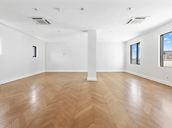 92 Morningside Avenue image 2 of 22