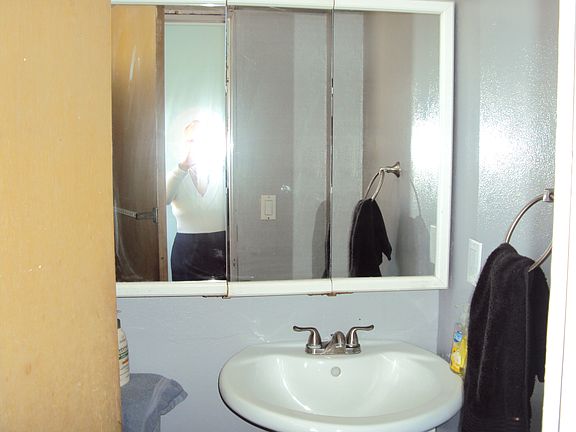 3rd image of 525 W Agnes Ave