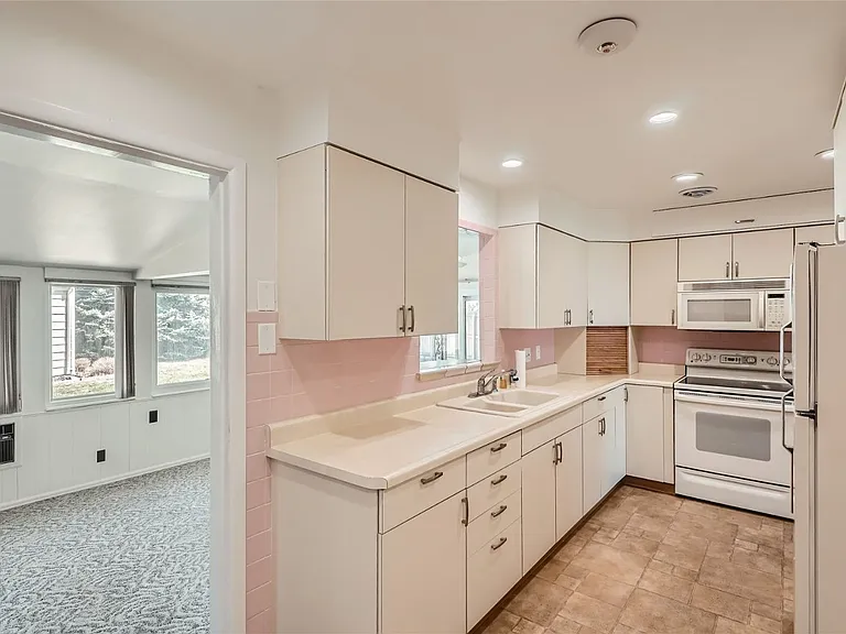 2732 S Garfield St — Photo 17