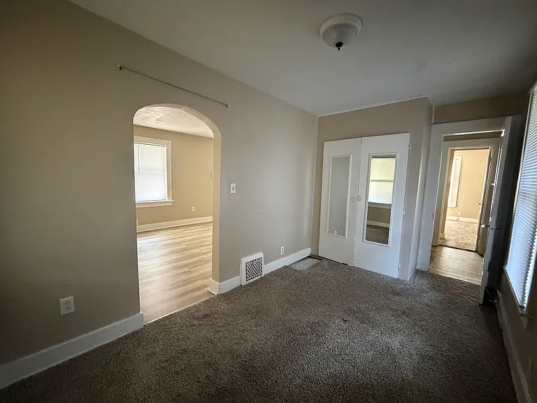 1306 S 31st St — Photo 9