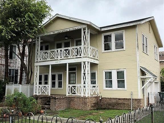 2nd image of 1027 Church St