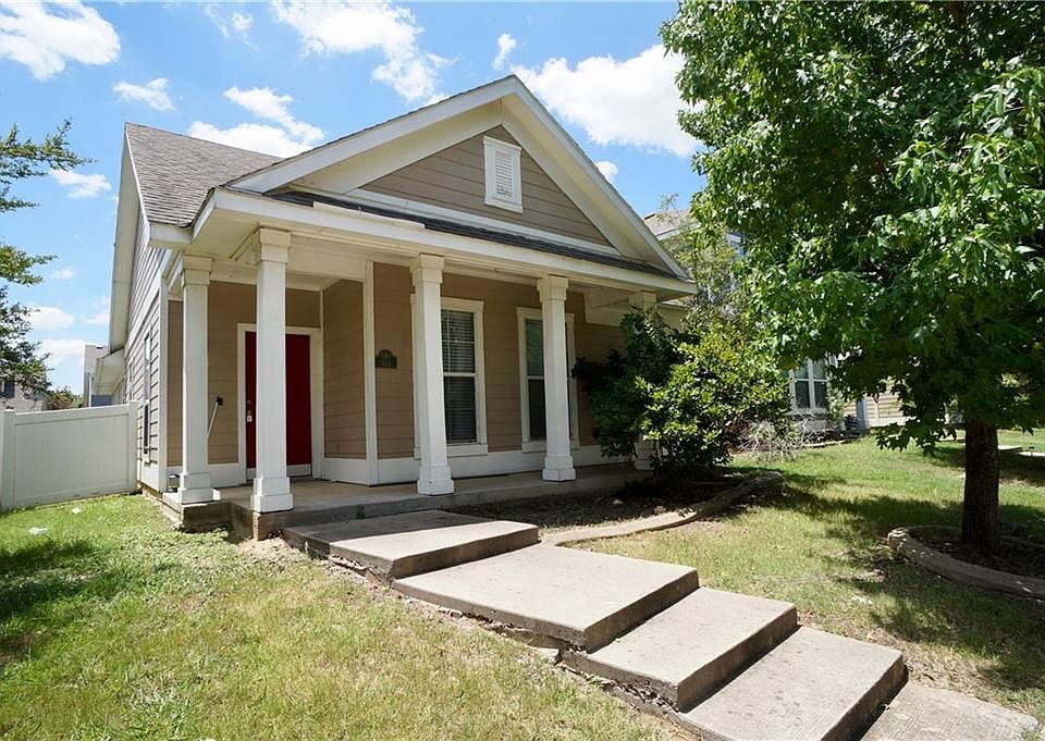 1st image of 9814 Cedarcrest Dr