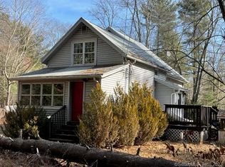 704 Crystal Lake Rd, Tolland, CT 06084