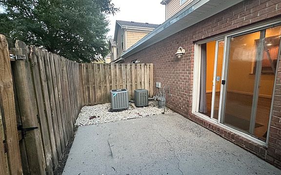 3rd image of 1114 Arlynn Ln