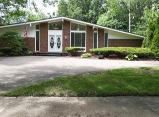 17387 Cambridge Blvd, Lathrup Village, MI 48076