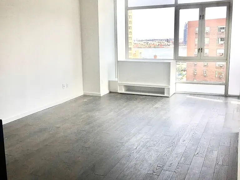 385 1st Ave #15G — Photo 2