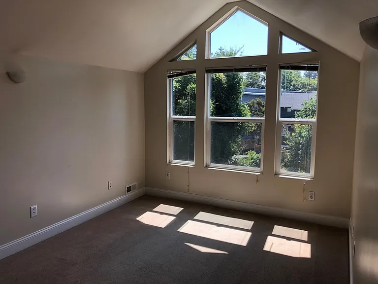 3107 E Madison St #B — Photo 13