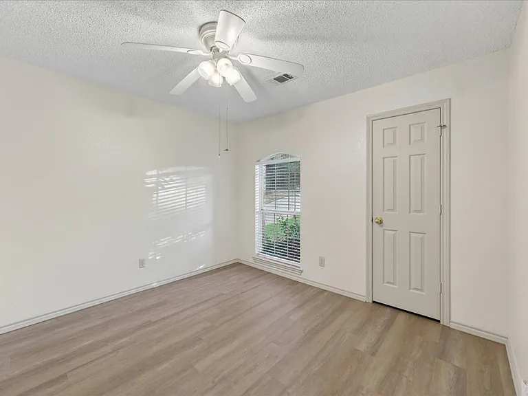 3509 Edgehill Dr — Photo 21