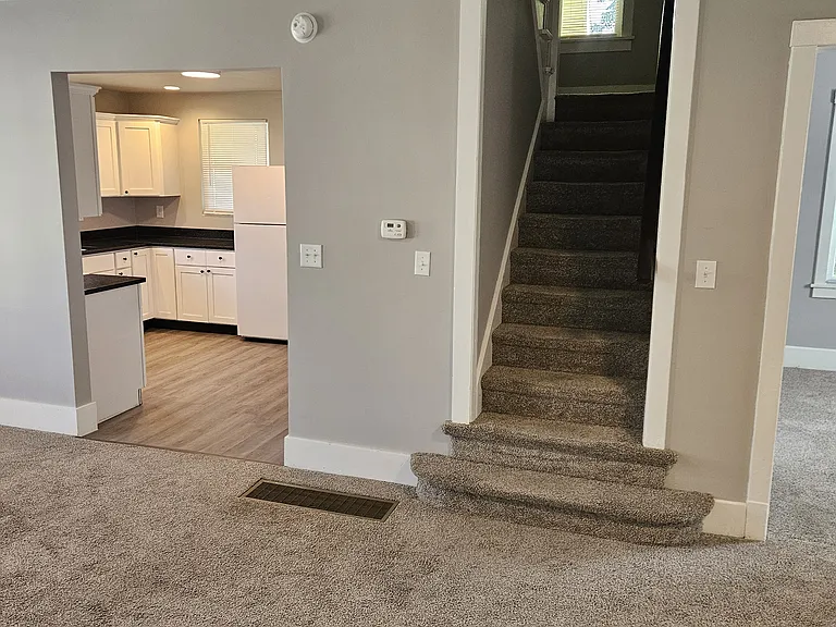 402 S Adams St — Photo 30