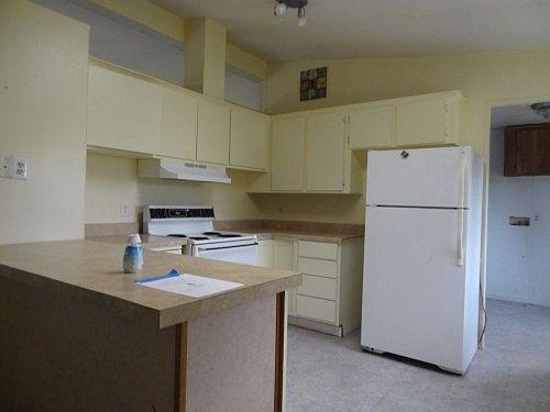 5th image of 1721 E Trails End Dr