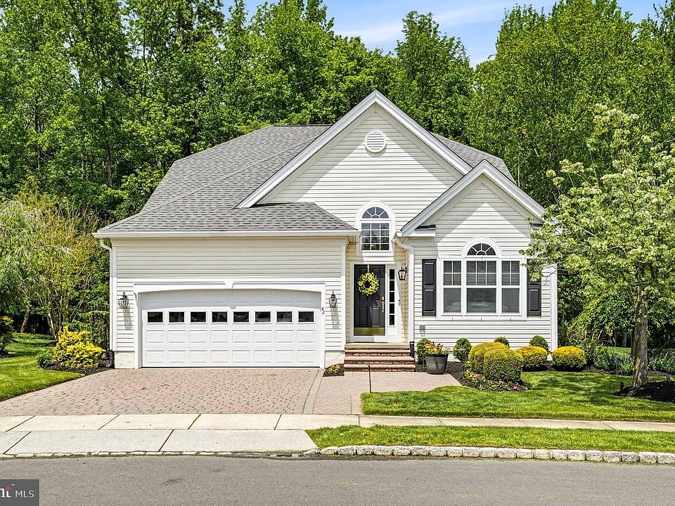 1st image of 42 Huxley Cir