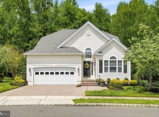 42 Huxley Cir, Marlton, NJ 08053