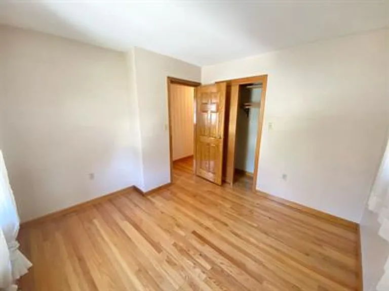 8 Greenwood Ave — Photo 17