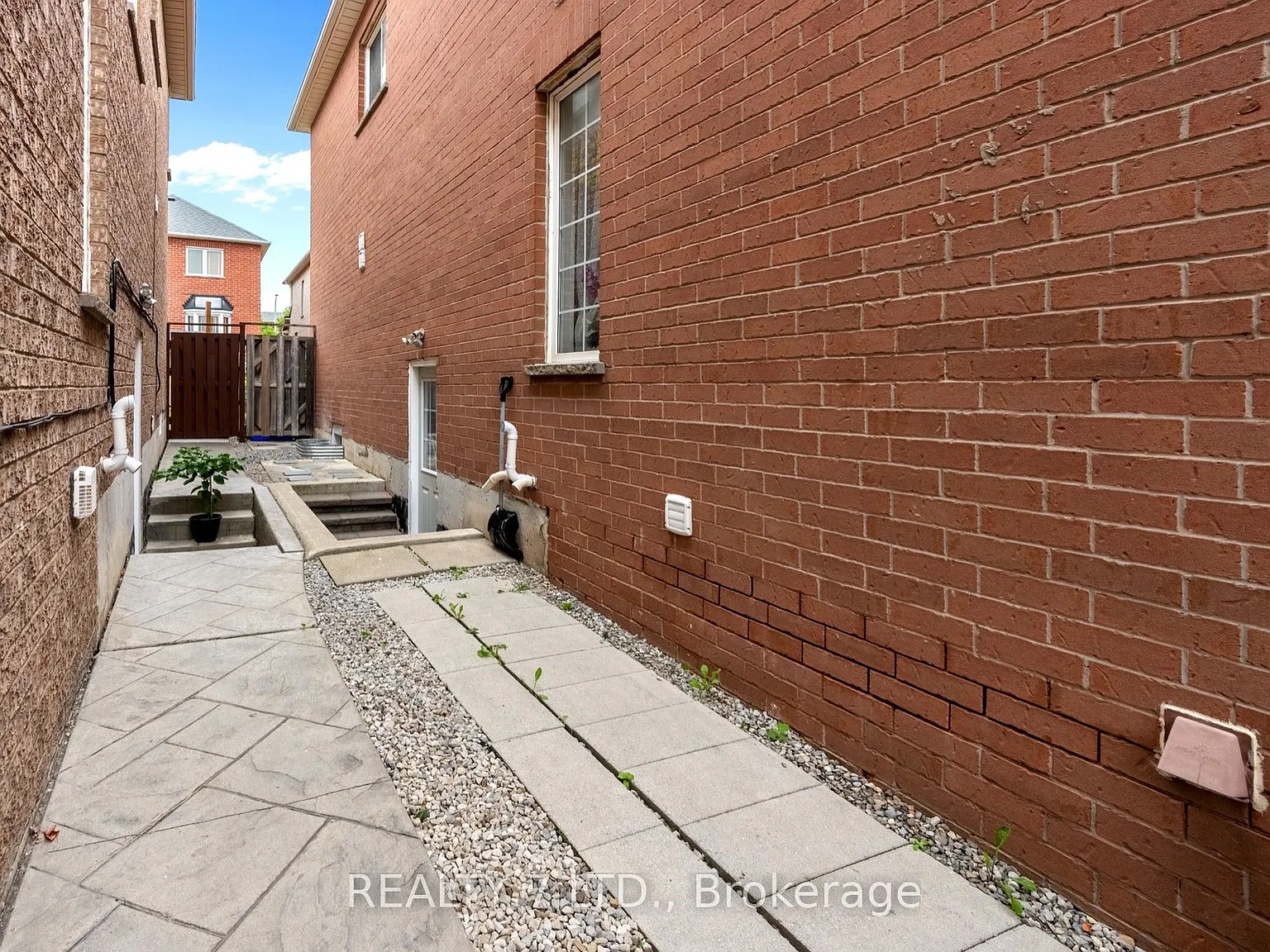 2 bed, $2,050 — Photo 4