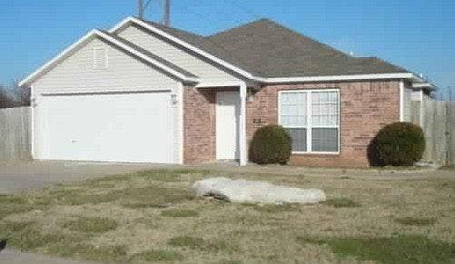 1st image of 901 SW Arrowhead Dr