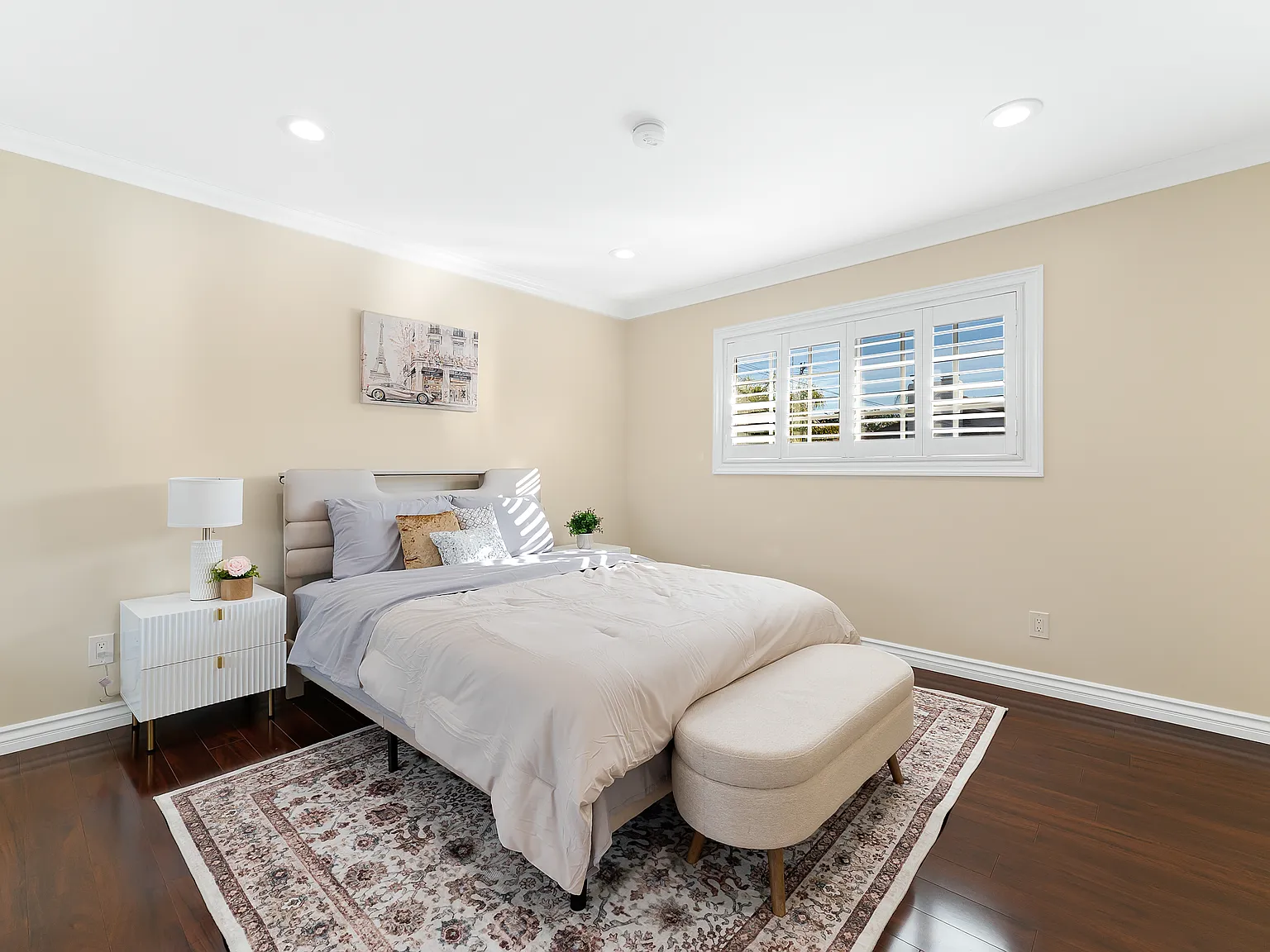 5 bed, 3.5 bath, 3300 sqft, $9,500 — Photo 3