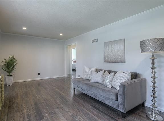 5th image of 5410 Rosewood St