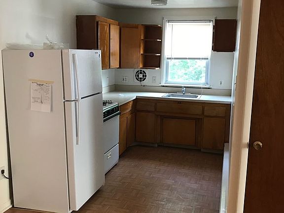 3rd image of 7339 Claridge St Floor 2
