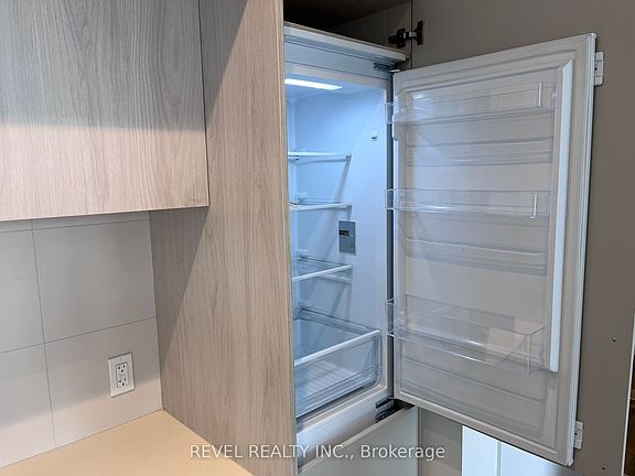 2nd image of 448 Burnhamthorpe Rd W #1301