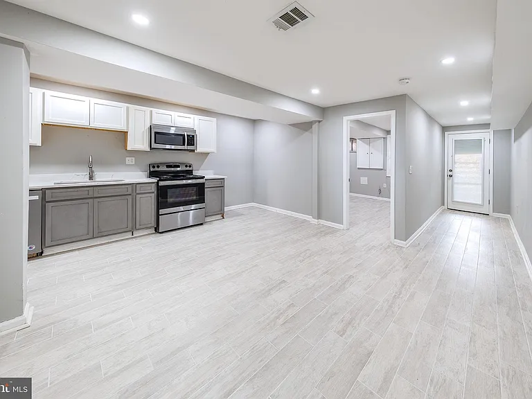 1235 Shepherd St NW #2 — Photo 8